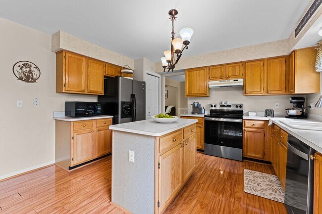 Building Photo - 4141 Crystal Creek Dr