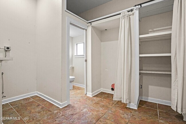 Building Photo - 711 Upson Dr