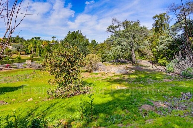 Building Photo - 29059 Meadow Glen Way W