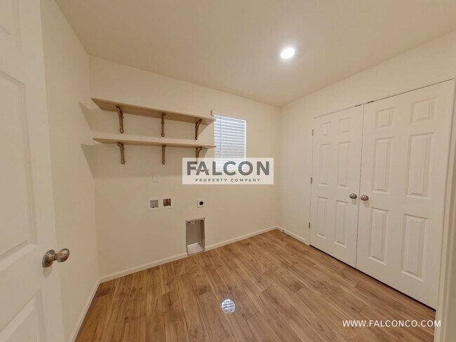Building Photo - 9279 Birr Ct