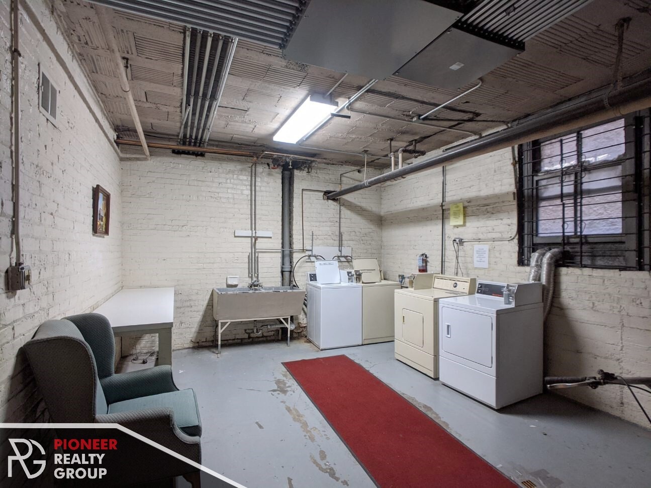 Building Photo - 2127 N Dayton St