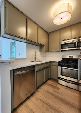 Interior Photo - 3732 Veteran Ave