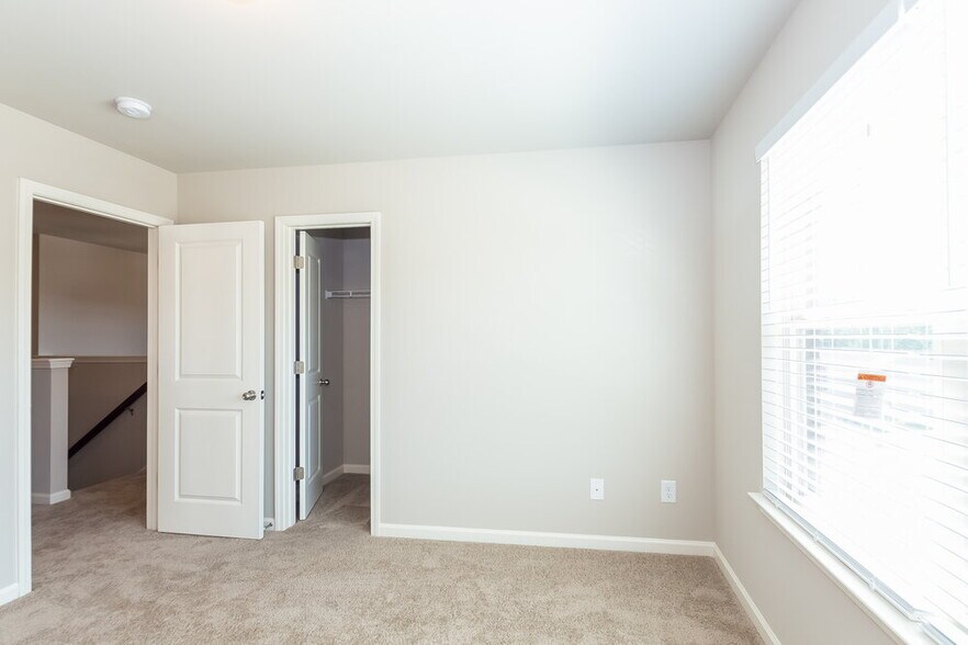 Building Photo - 133 Fern Walk