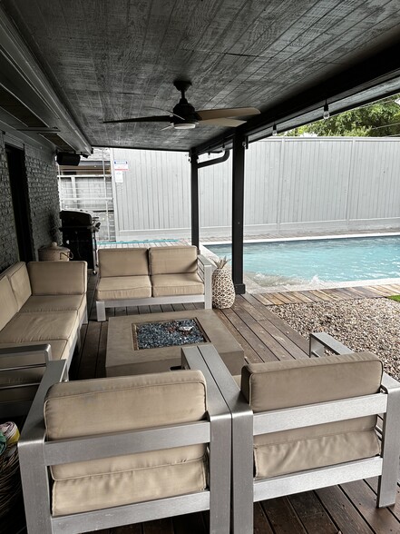 Covered patio - 2106 Ansbury Dr