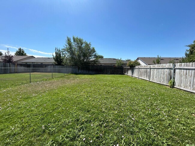Building Photo - 10505 W Ardyce Ct