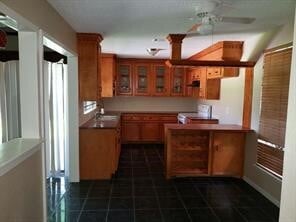 Building Photo - 2410 Morewood Dr