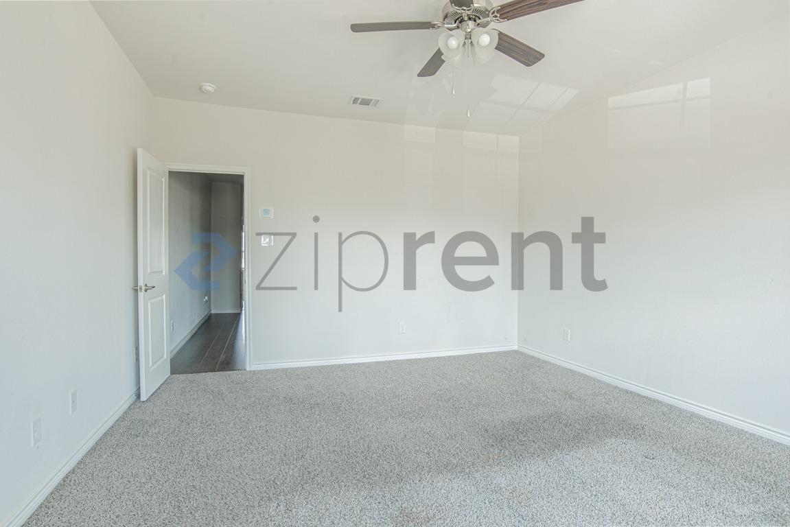Building Photo - Unit