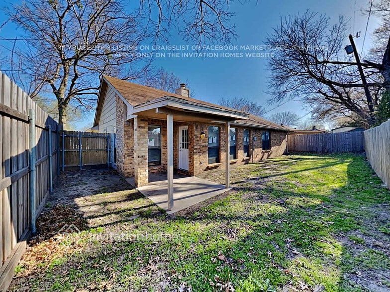 Building Photo - 519 Thomas