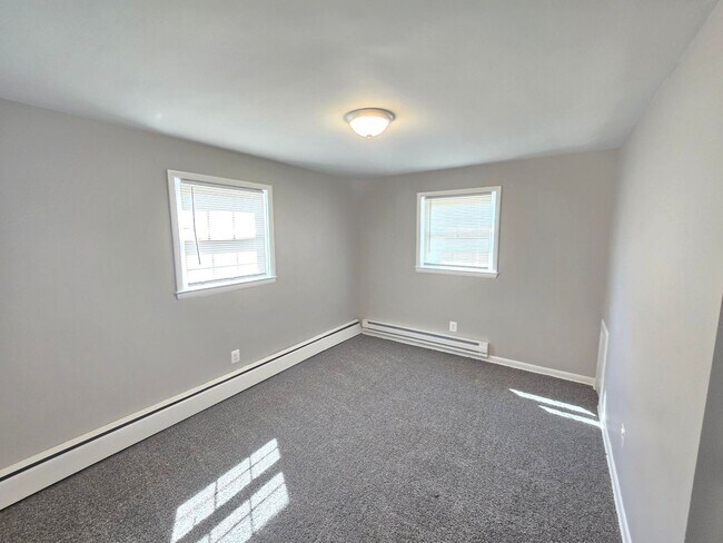 Building Photo - 5122 Plainfield Ave
