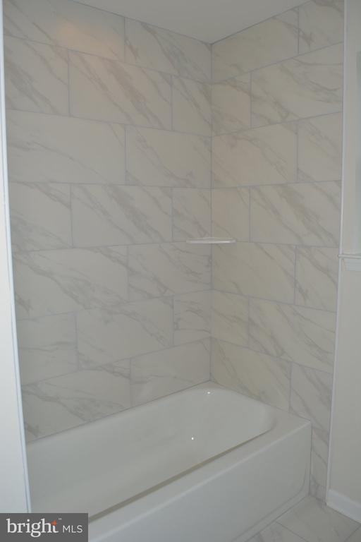 Building Photo - 7631 Ridge Ave