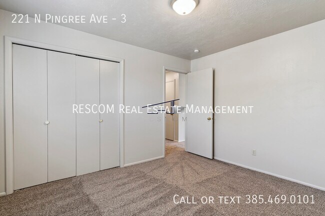 Building Photo - 221 N Pingree Ave