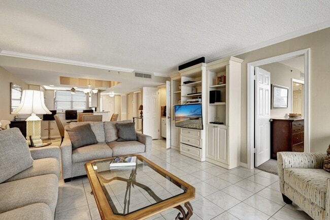 Building Photo - 840 Ocean Dr