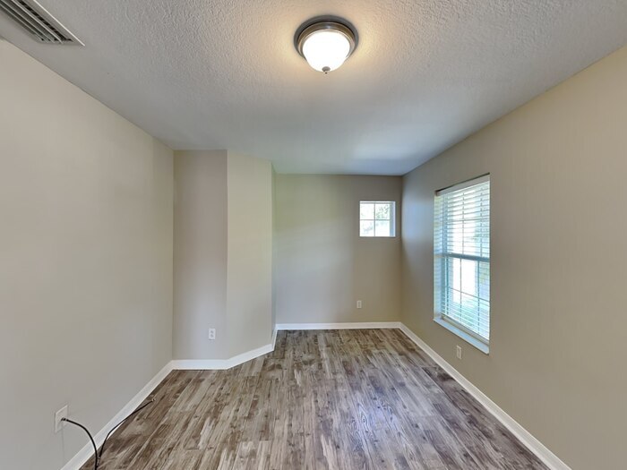 Building Photo - 10113 36th Ct E