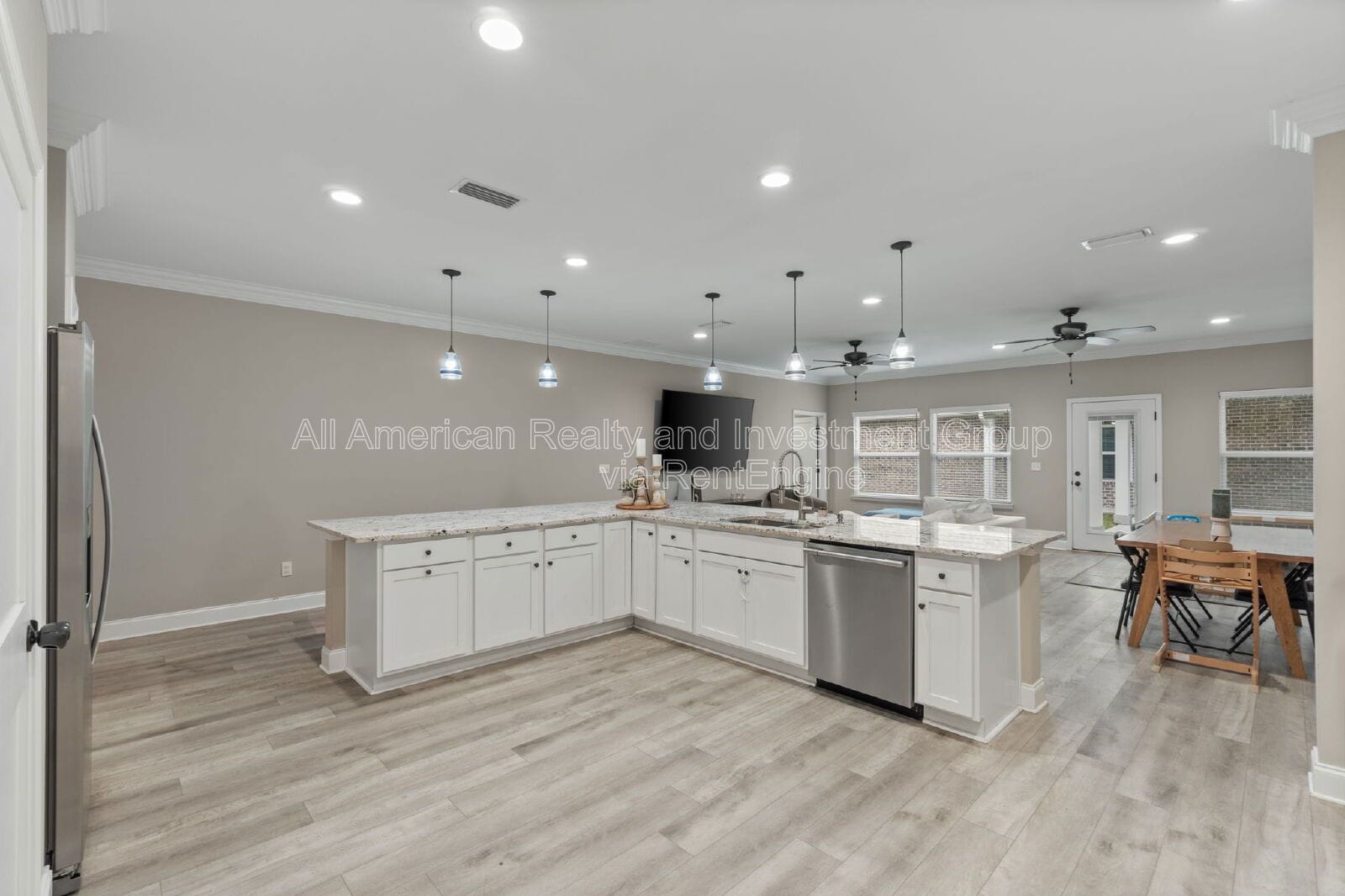 Building Photo - 33 8th Ave