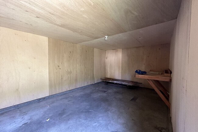 Building Photo - 4608 Saloma Ave