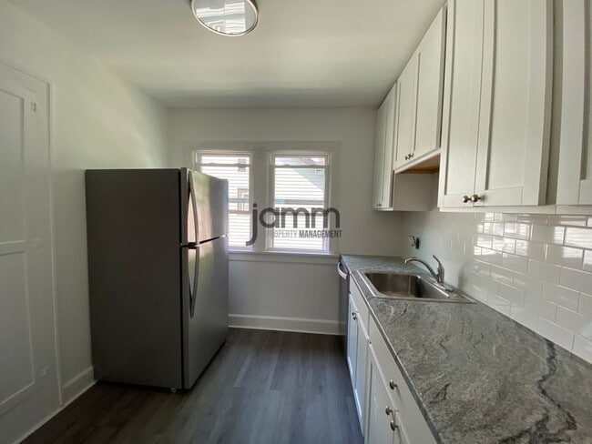 Building Photo - 3937 W 157th St