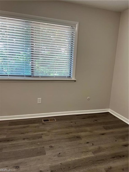 Building Photo - 5025 Eaton Ct