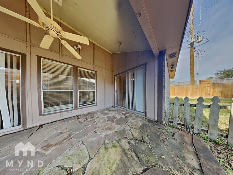 Building Photo - 8731 Summit Pines Dr