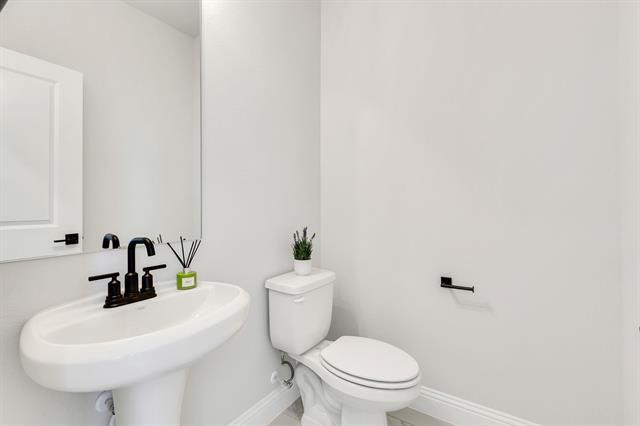 Building Photo - 1718 Zachary Ave