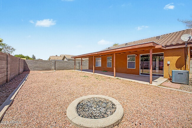 Building Photo - 9969 W MacKenzie Dr