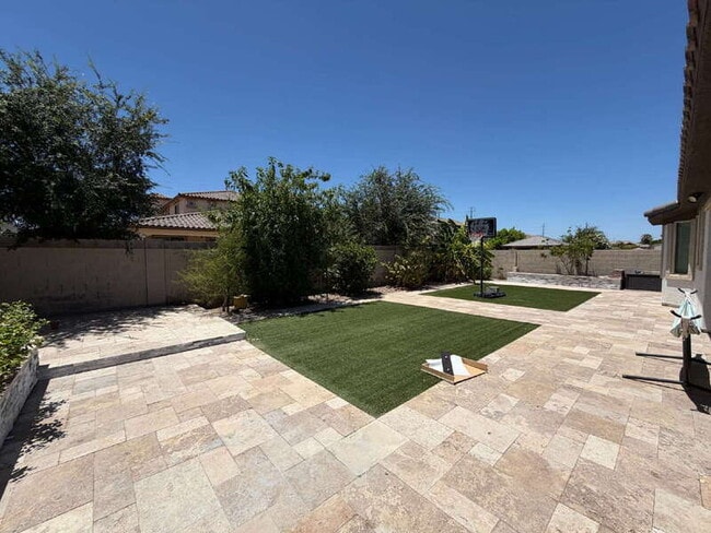 Building Photo - 2595 E Ebony Dr