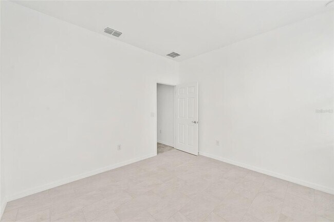 Building Photo - 6175 SW 74th Ct