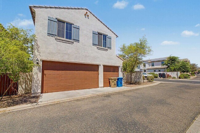 Building Photo - 20515 W Maiden Ln