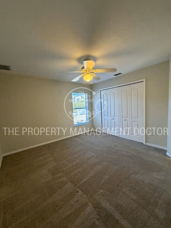 Building Photo - Stunning 4-Bedroom Pool Home with 3-Car Garage in North Port!