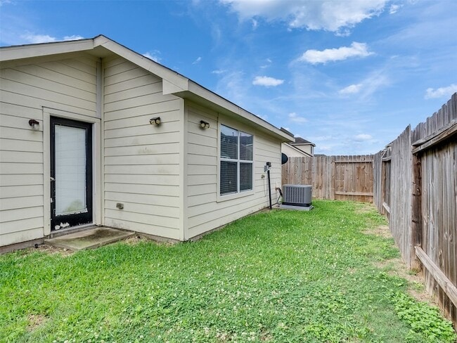 Building Photo - 2650 Bammelwood Dr