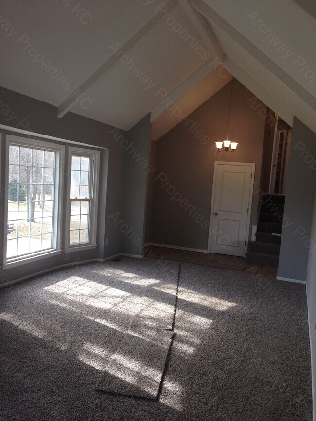 Building Photo - 14622 W 89th St