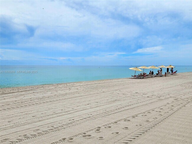 Building Photo - 3505 S Ocean Dr