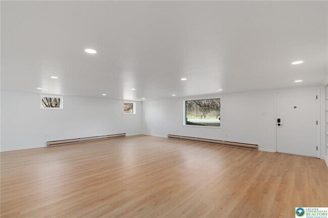 Building Photo - 2824 College Dr