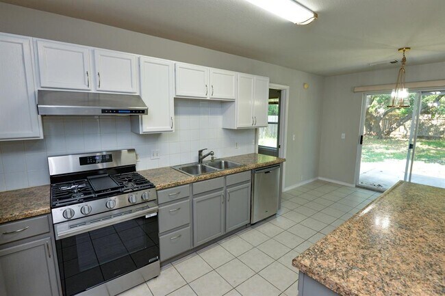 Building Photo - 2109 Kimra Ln