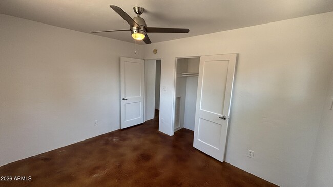 Building Photo - 5548 N 12th Ave