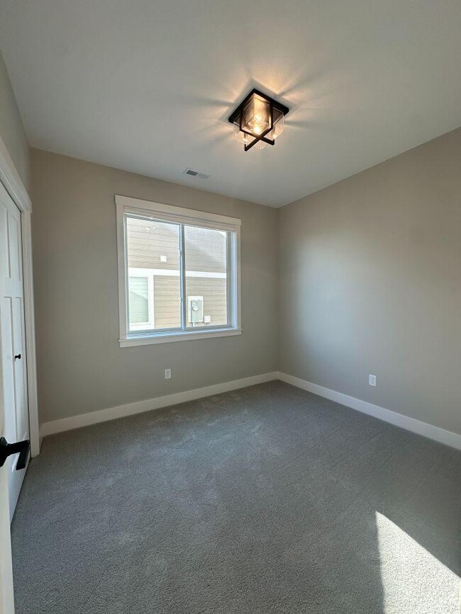 Building Photo - 3 bedroom in Billings MT 59106