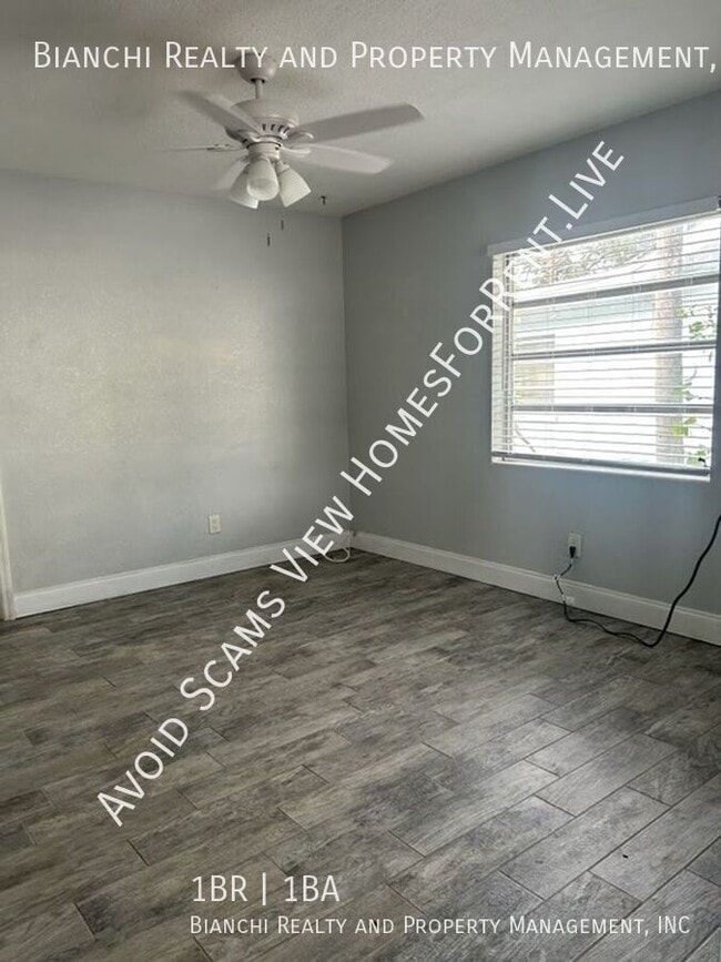 Building Photo - 215 10th St SW