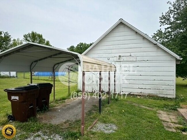 Building Photo - 2-Bed 1-Bath House