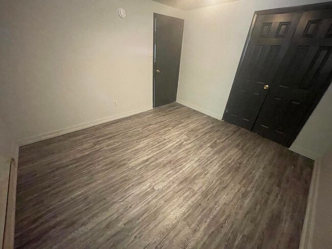 Building Photo - 815.5-B Griffin-S