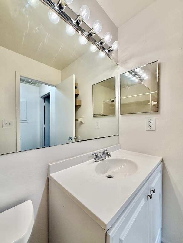 Building Photo - 599 Capistrano Ct