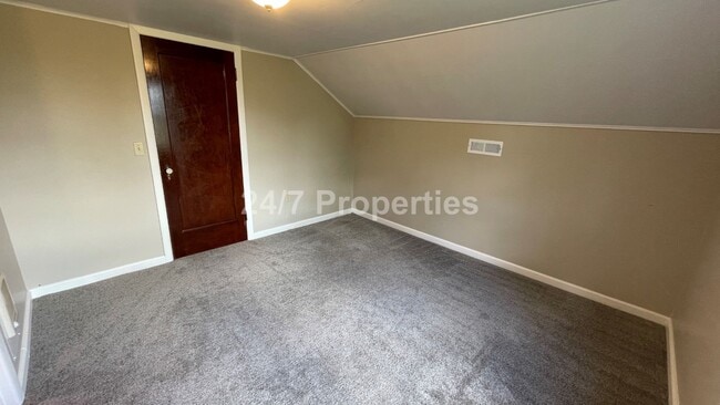 Building Photo - Rustic and Updated 3BD | 1.5 BA  Farmhouse with Large Shop!