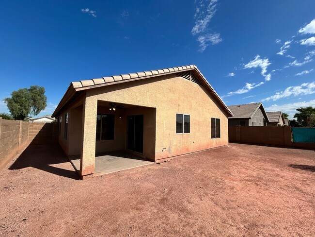 Building Photo - ? Large 4Bdm 3Ba Avondale Home *NO* Carpet ?