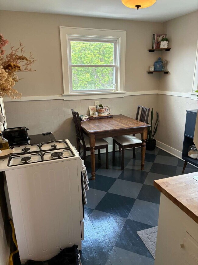 Building Photo - Charming 1-Bed Waterfront Oasis with Scenic Views in Eau Claire!