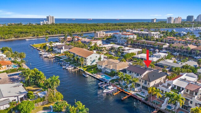 Building Photo - 2739 NE 15th St