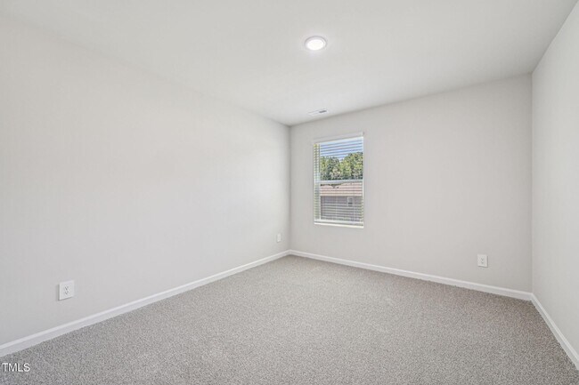 Building Photo - 721 Deschutes Dr