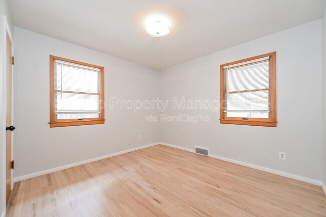 Building Photo - 2610 S Gaylord St