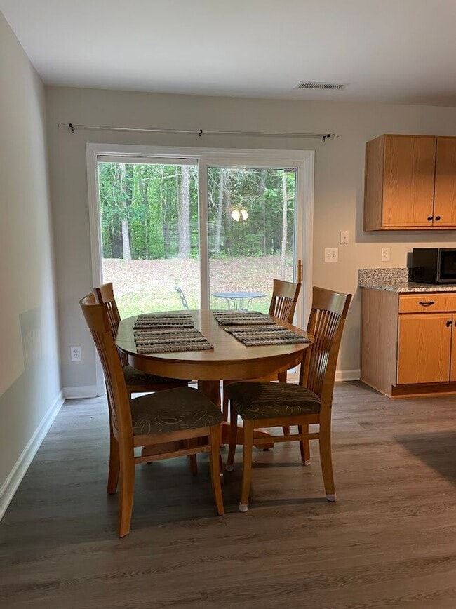 Building Photo - Comfortable 3BD, 2.5BA Raleigh Home with a 1-Car Attached Garage in an HOA Community with Amenities