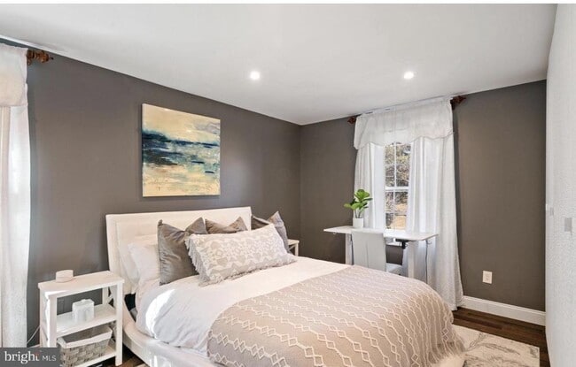 Building Photo - 11611 Vale Rd