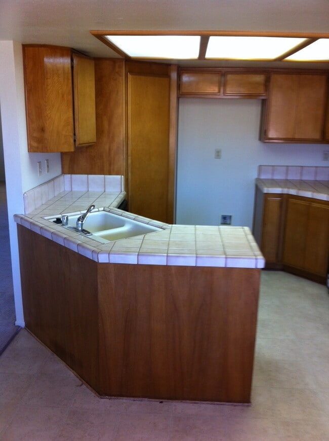 Building Photo - LOVELY 4 BEDROOM HOME IN APPLE VALLEY