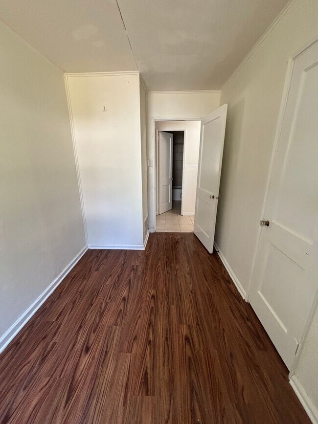 Building Photo - 3 bdrm 1 Bath home near Millington Elementary