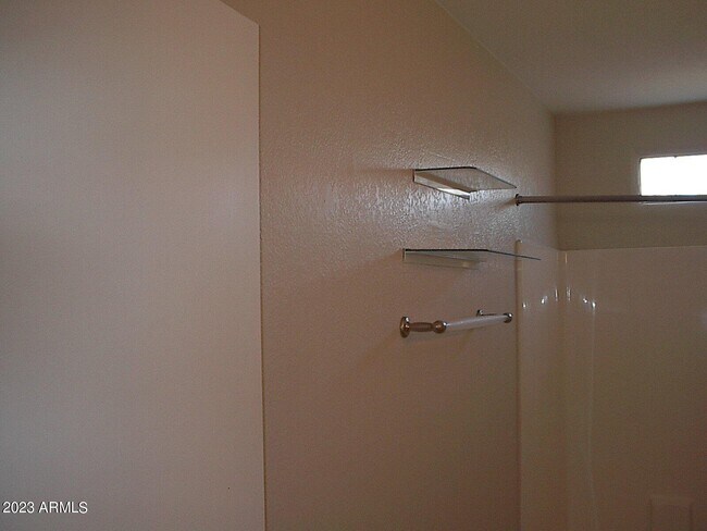 Building Photo - 1940 W Manrad Dr